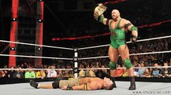 WWE RAW 2013.4.9现场观众咋了？