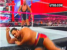 【国语配音】WWE以卵击石！大力士鲁瑟夫不自量力遭虐人巨兽大秀哥横扫羞辱