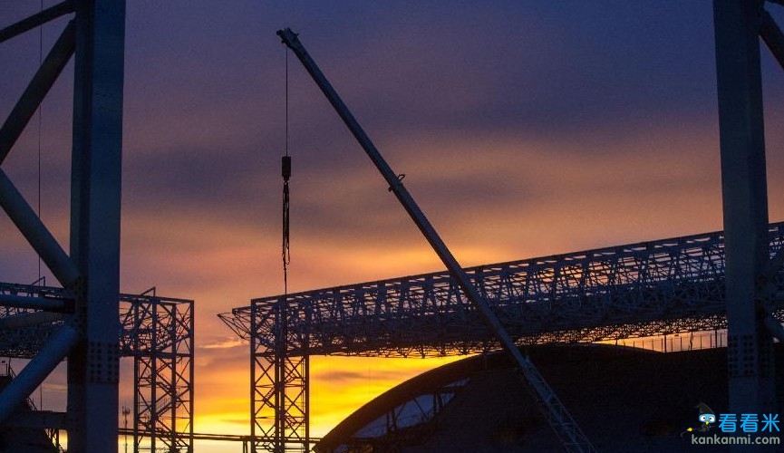 巴西世界杯球场第4人出事故 加班致工人35米坠地身亡