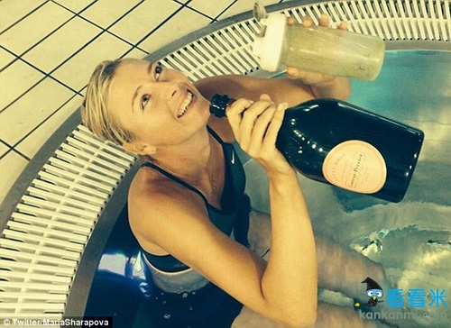 莎拉波娃另类庆祝马德里夺冠 穿泳衣泡浴池畅饮香槟