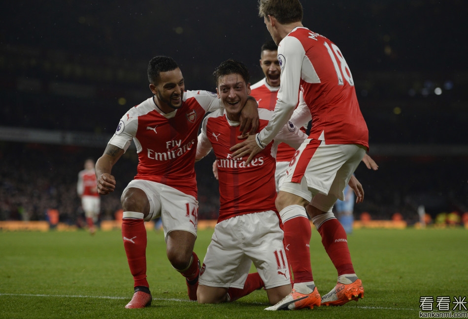 英超-沃尔科特厄齐尔建功 阿森纳3-1逆转斯托克城暂登顶